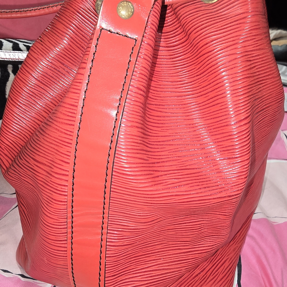 Red Designer Bucket Bag - Picture 10 of 13